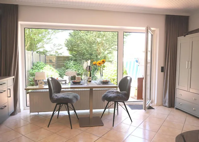 Die Erdgeschosswohnung Befindet Sich In Alt-Westerland.