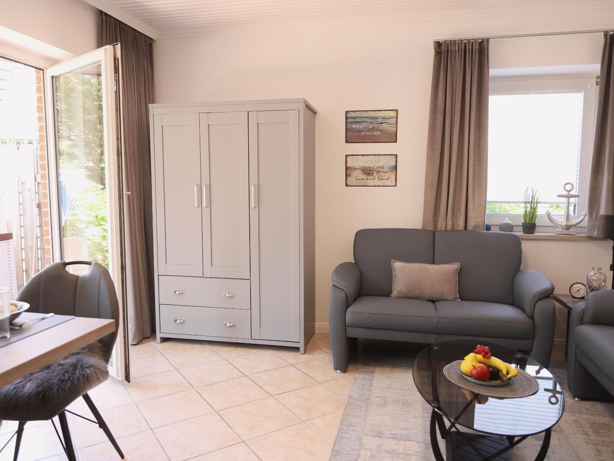 Apartment Erdgeschosswohnung Befindet Sich In Alt-westerland. *